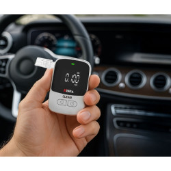 Elektrokemijski alkotester s memorijom od 99 mjerenja i zamjenjivim usnicima Xblitz XB-CLEAR