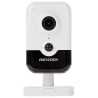 Cámara IP AcuSense 4 Mpx con micrófono y altavoz integrados, soporte para tarjetas Micro SD, PoE Hikvision DS-2CD2443G2-I(2MM)